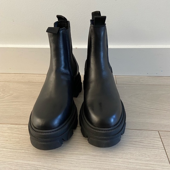 Aldo Big Trek leather lug sole chelsea boot - Picture 3 of 8